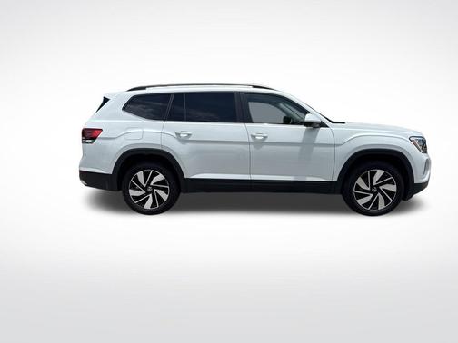 Pure White 2025 Volkswagen Atlas 2.0T SE w/Technology
