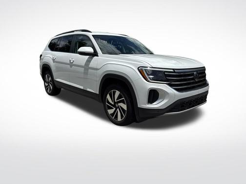 Pure White 2025 Volkswagen Atlas 2.0T SE w/Technology