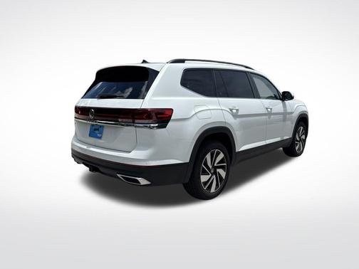 Pure White 2025 Volkswagen Atlas 2.0T SE w/Technology