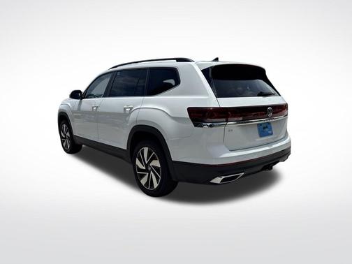 Pure White 2025 Volkswagen Atlas 2.0T SE w/Technology