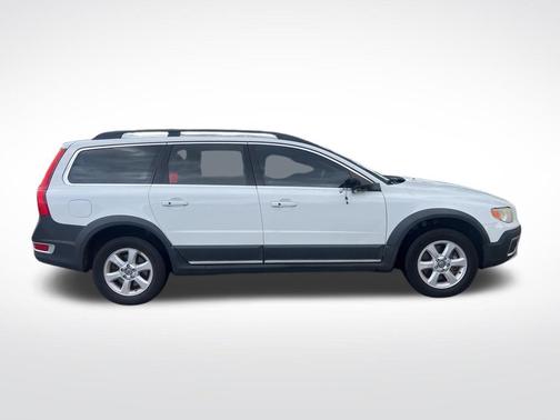 Ice White 2012 Volvo XC70 3.2