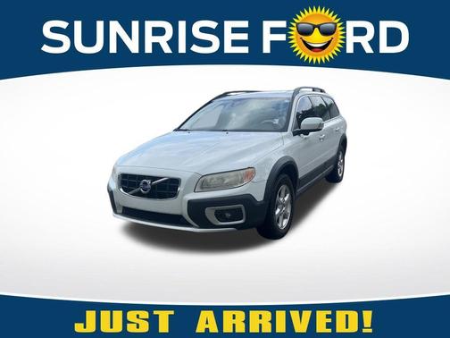 Ice White 2012 Volvo XC70 3.2