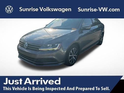 Platinum Gray Metallic 2017 Volkswagen Jetta 1.4T SE