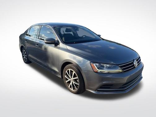 Platinum Gray Metallic 2017 Volkswagen Jetta 1.4T SE