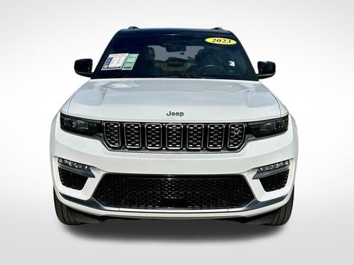 Bright White Clearcoat 2023 Jeep Grand Cherokee Summit