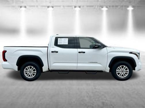 White 2022 Toyota Tundra SR5