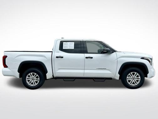 White 2022 Toyota Tundra SR5