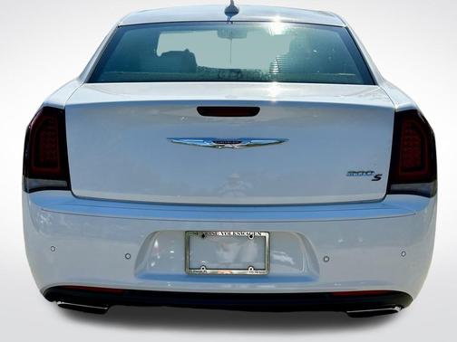 2017 Chrysler 300 S