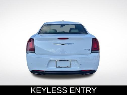 2017 Chrysler 300 S
