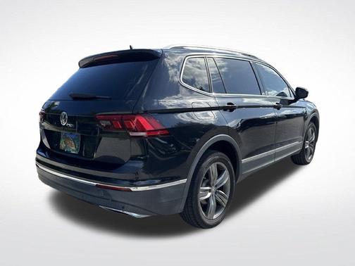 Deep Black Pearl Effect 2020 Volkswagen Tiguan 2.0T SEL