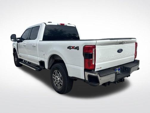 Oxford White 2026 Ford F-250 Lariat