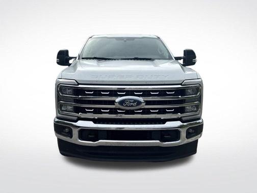 Oxford White 2026 Ford F-250 Lariat