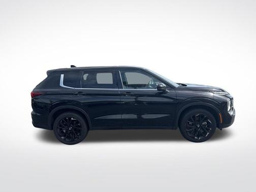 2023 Mitsubishi Outlander SE Black Edition