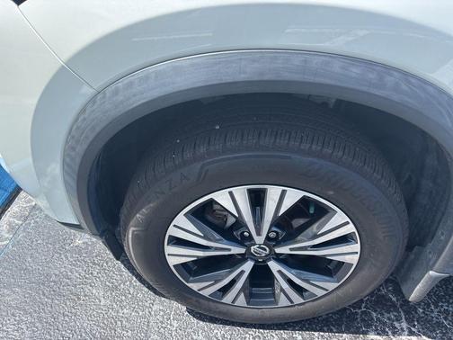 White 2021 Nissan Rogue SV