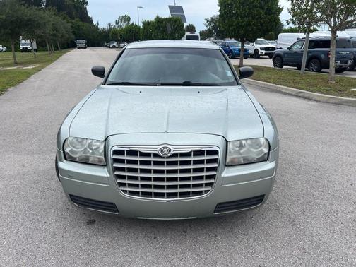 2005 Chrysler 300 Base