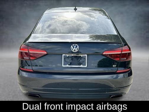Deep Black Pearl Effect 2018 Volkswagen Passat 3.6L V6 GT