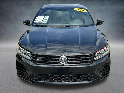 Deep Black Pearl Effect 2018 Volkswagen Passat 3.6L V6 GT