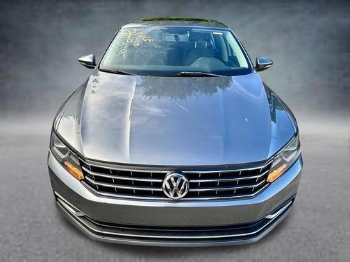 Platinum Gray Metallic 2019 Volkswagen Passat 2.0T Wolfsburg