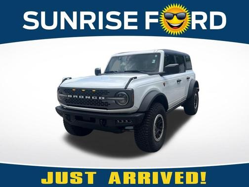 Oxford White 2024 Ford Bronco Badlands