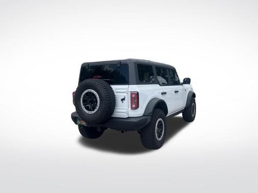 Oxford White 2024 Ford Bronco Badlands
