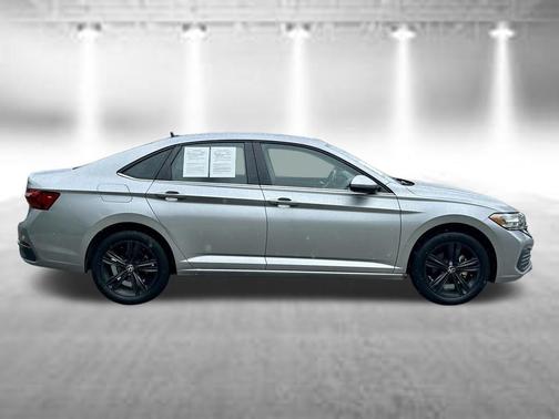 Pyrite Silver Metallic 2023 Volkswagen Jetta 1.5T SE