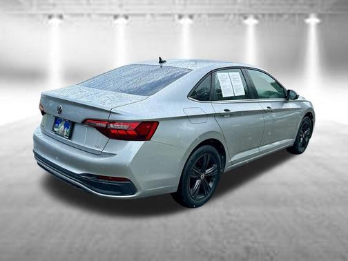 Pyrite Silver Metallic 2023 Volkswagen Jetta 1.5T SE