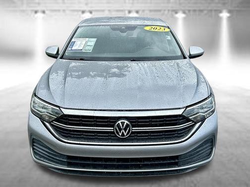 Pyrite Silver Metallic 2023 Volkswagen Jetta 1.5T SE