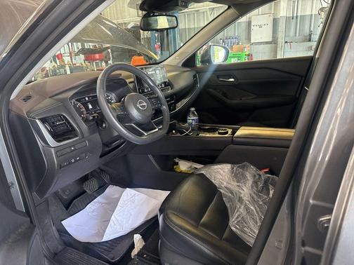 Gun Metallic 2023 Nissan Rogue SL