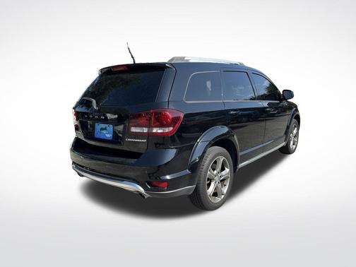 Pitch Black Clearcoat 2017 Dodge Journey Crossroad