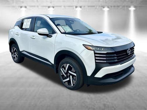 Aspen White Tri 2025 Nissan Kicks SV