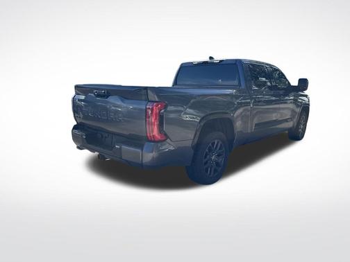 2023 Toyota Tundra Hybrid Platinum