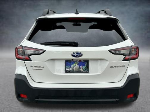 Crystal White Pearl 2025 Subaru Outback Premium