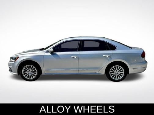 2016 Volkswagen Passat 1.8T SE w/Technology