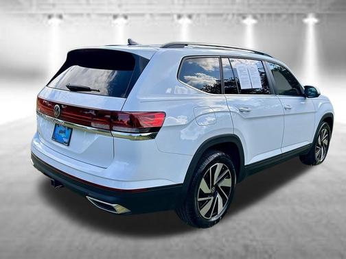 Pure White 2024 Volkswagen Atlas 2.0T SE w/Technology