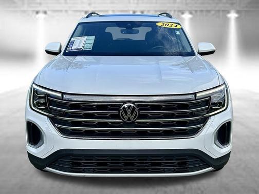 Pure White 2024 Volkswagen Atlas 2.0T SE w/Technology