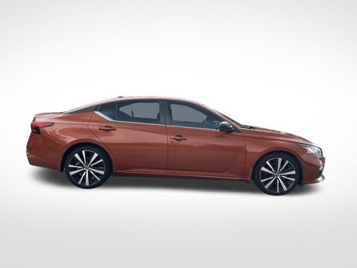 Scarlet Ember Tintcoat 2019 Nissan Altima 2.5 SR
