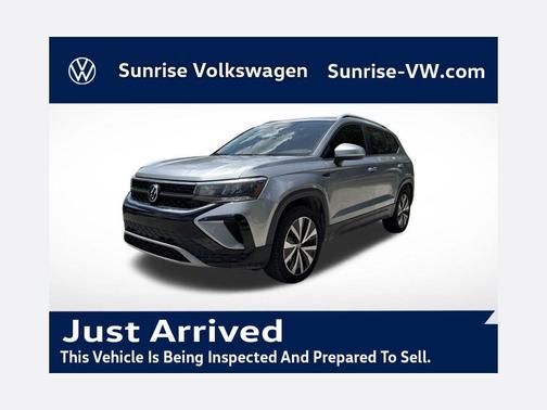 Pyrite Silver Metallic 2022 Volkswagen Taos 1.5T SE