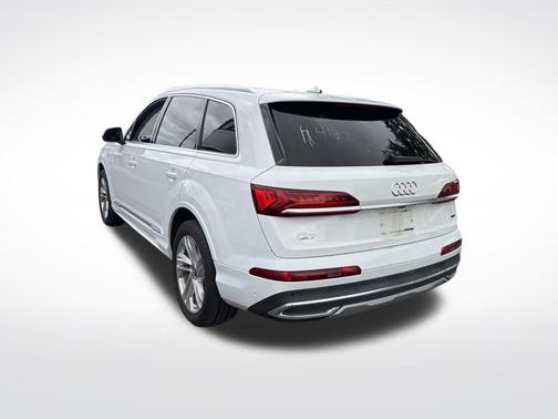 2023 Audi Q7 55 Premium Plus