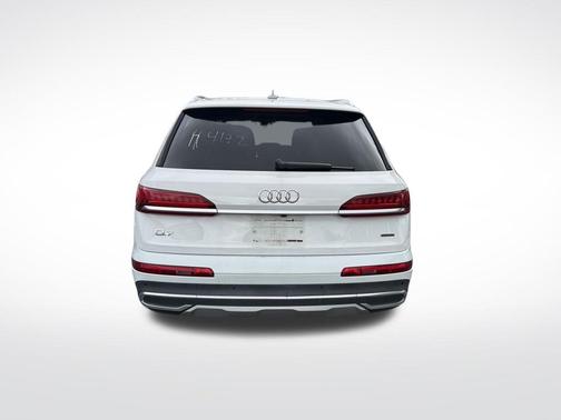 2023 Audi Q7 55 Premium Plus