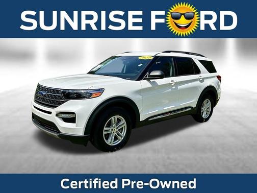 White Metallic 2024 Ford Explorer XLT