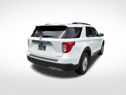 Star White 2024 Ford Explorer XLT