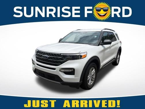 Star White 2024 Ford Explorer XLT