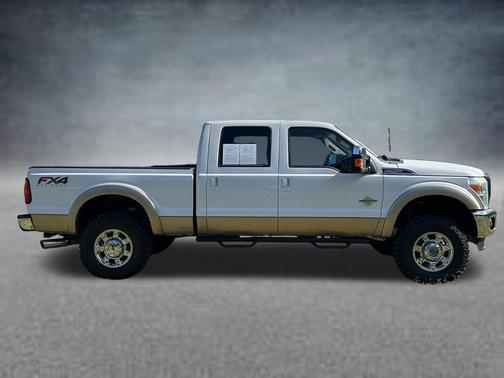 Oxford White 2014 Ford F-250 Lariat