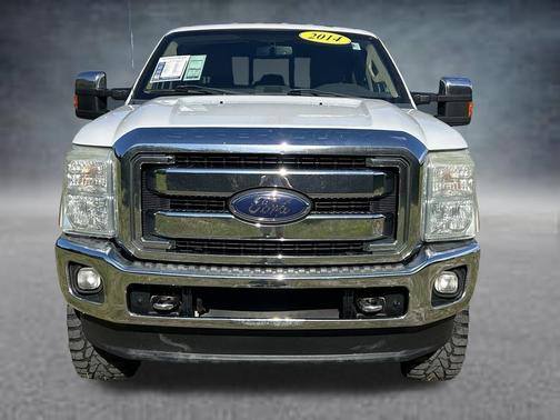 Oxford White 2014 Ford F-250 Lariat