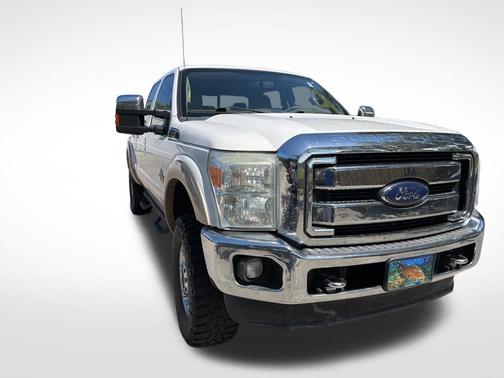 Oxford White 2014 Ford F-250 Lariat