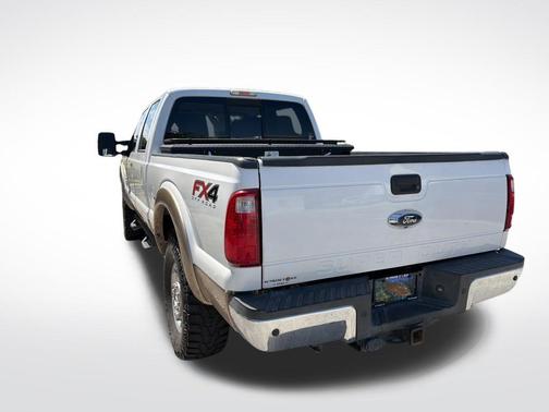 Oxford White 2014 Ford F-250 Lariat