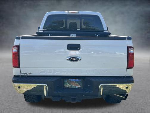 Oxford White 2014 Ford F-250 Lariat