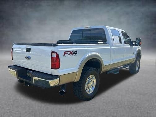 Oxford White 2014 Ford F-250 Lariat