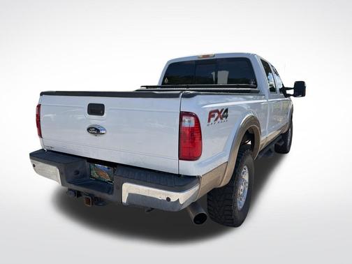 Oxford White 2014 Ford F-250 Lariat