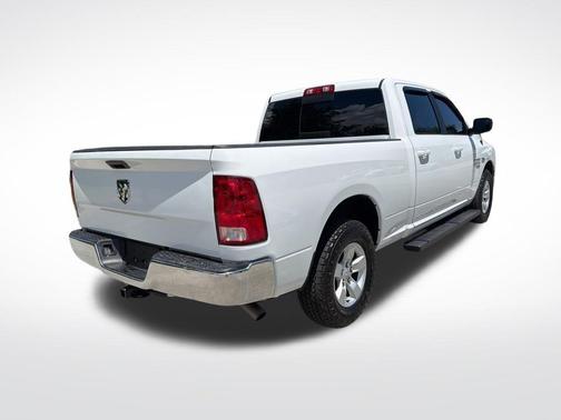 Bright White Clearcoat 2019 RAM 1500 Classic SLT